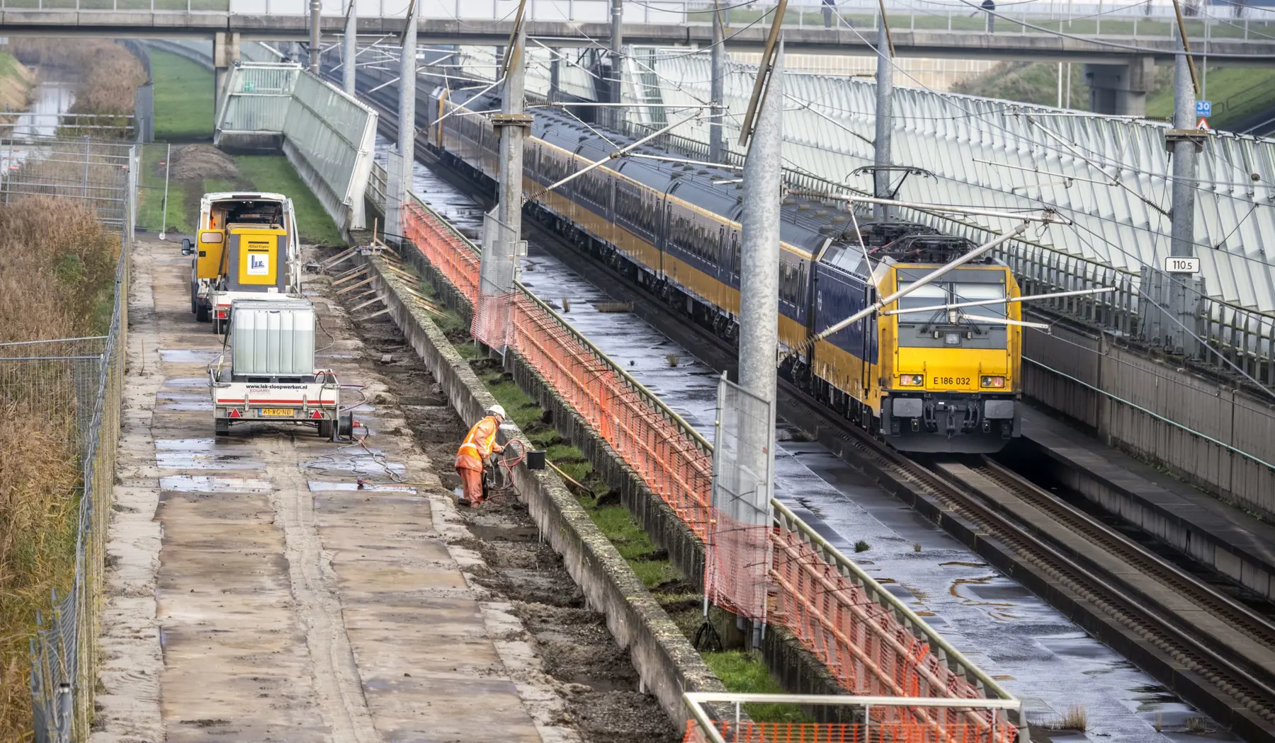 In Lansingerland zijn we begonnen met de aanleg van geluidsschermen langs de HSL