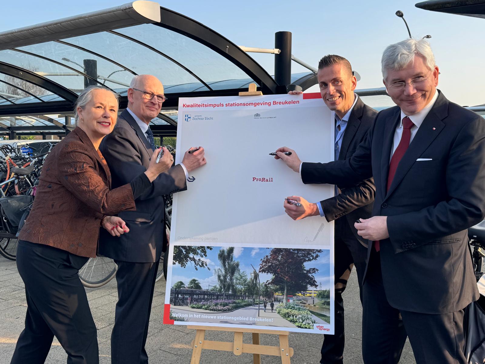 Betrokken partijen tekenen een samenwerkingsovereenkomst