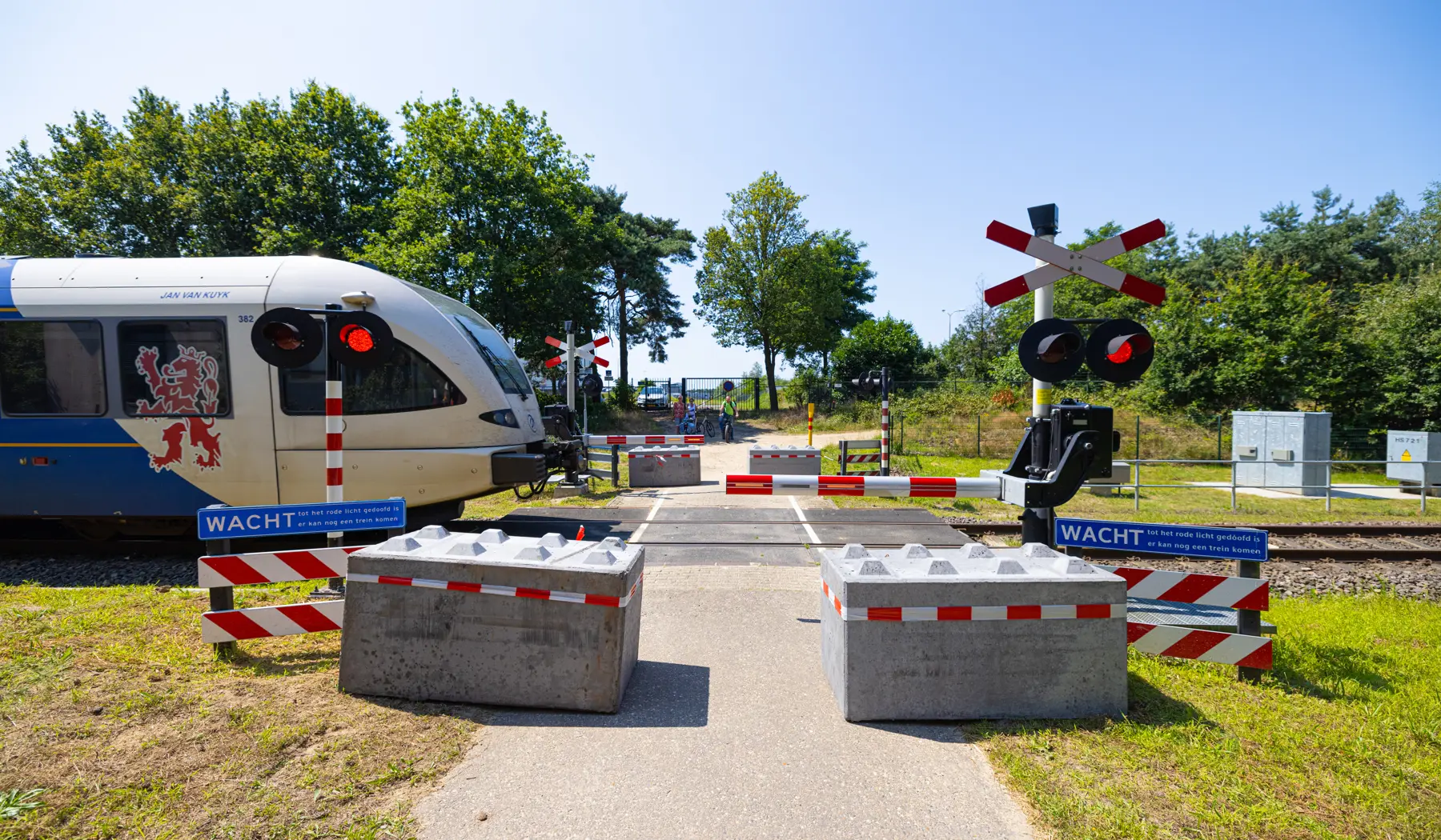 De overgang blijft wel te gebruiken door voetgangers en fietsers
