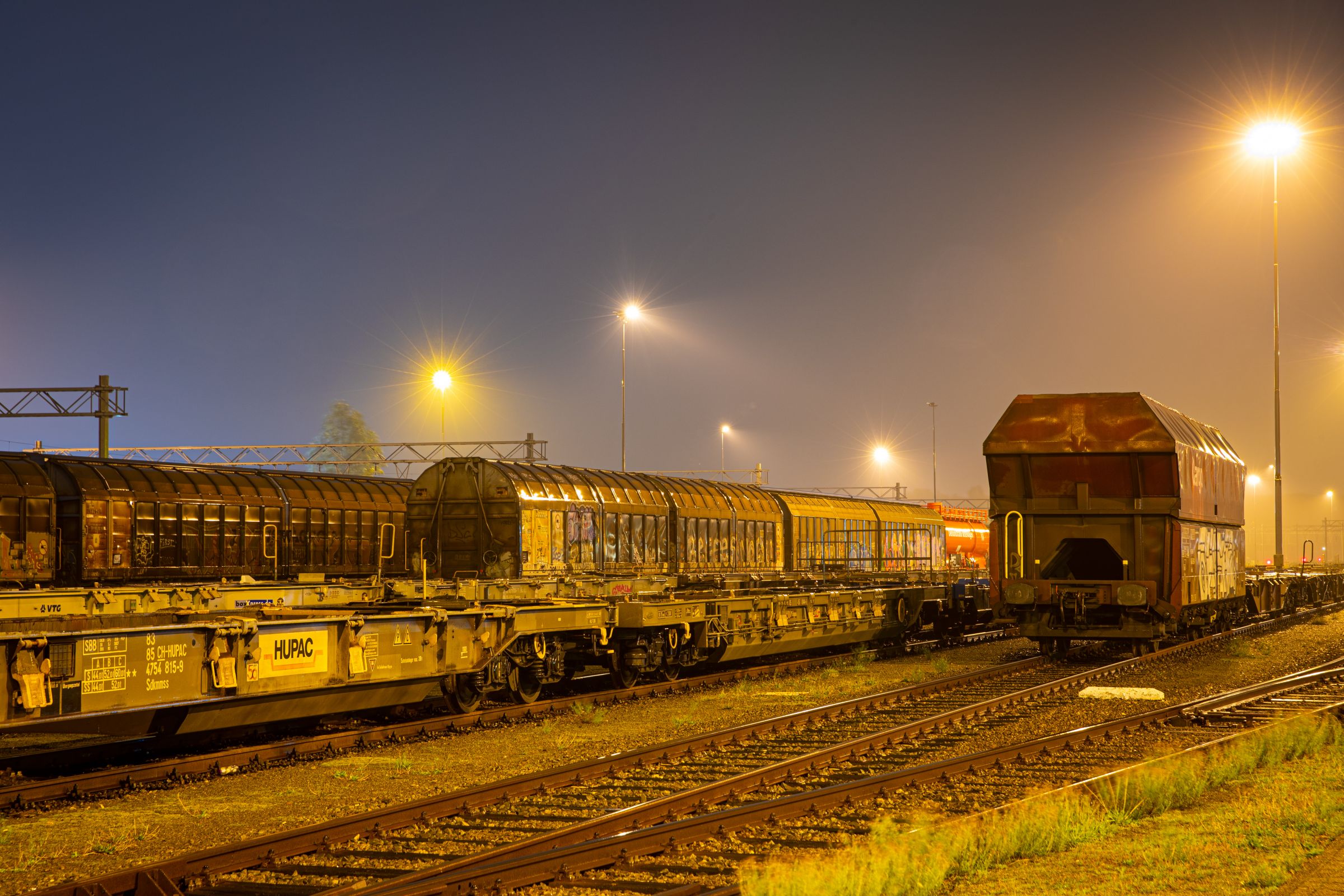 Goederentreinen in de nacht