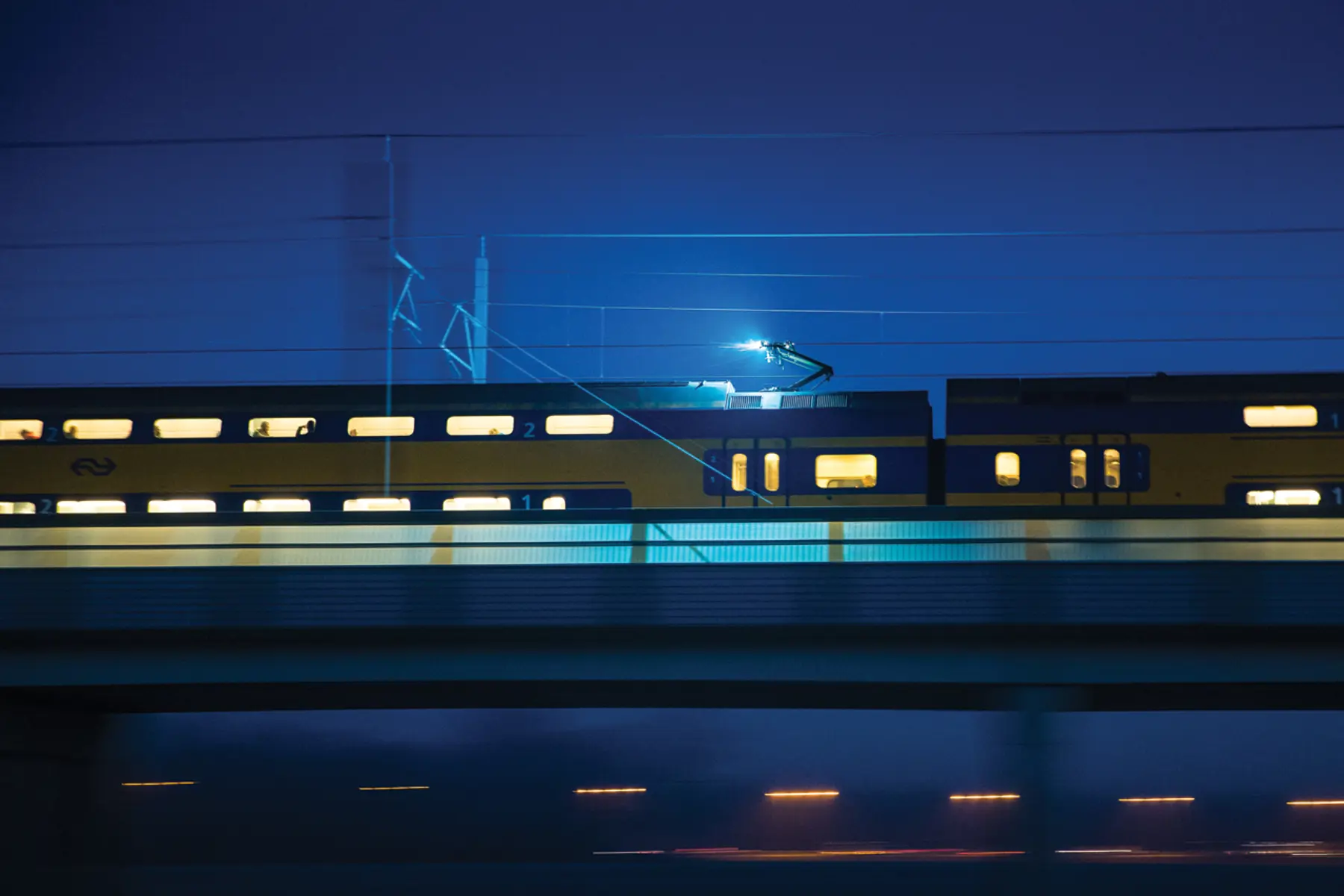 Nachtelijke rijp op de bovenleiding 