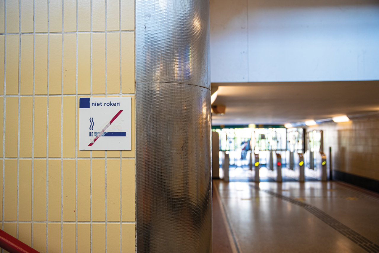 Alle stations zijn nu rookvrij