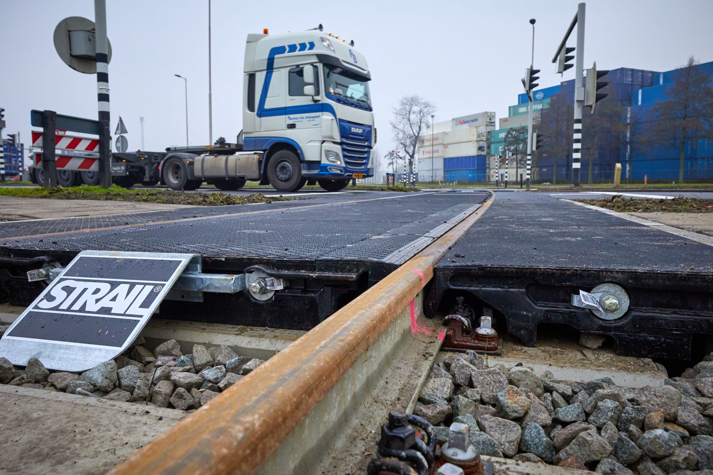En zo ziet de nieuwe overweg eruit