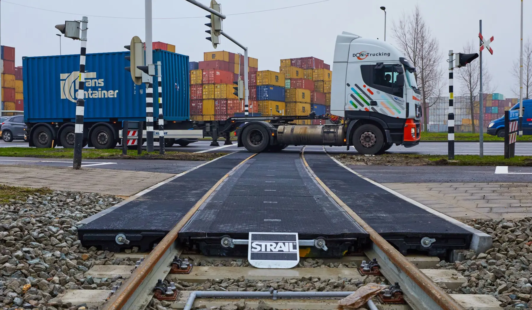 De overweg op Waalhaven Zuidzijde was verouderd en daardoor gevoeliger voor storingen