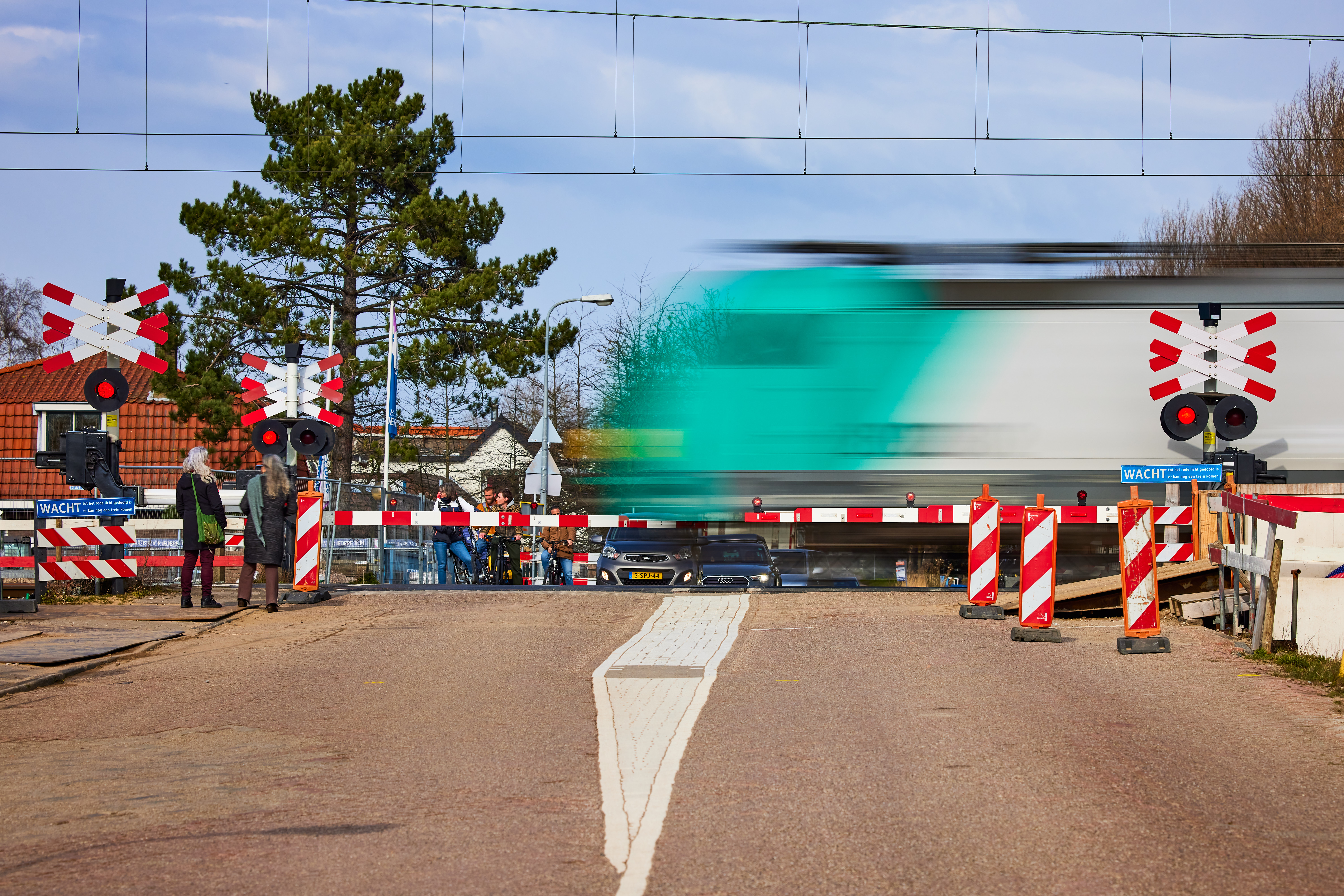 Overweg 't Haantje op de grens van Rijswijk en Delft