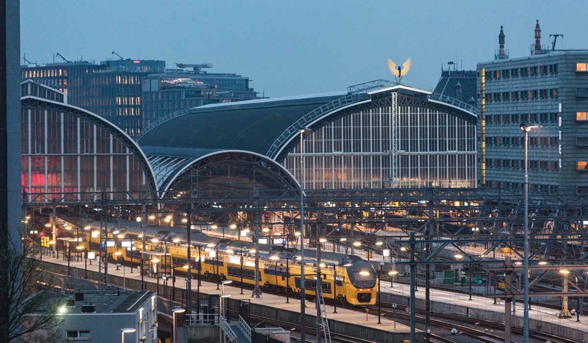 Een belangrijke knooppunt voor openbaar vervoer: Amsterdam Centraal