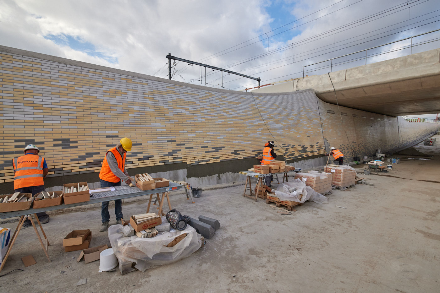 Adriano en zijn collega's aan het werk