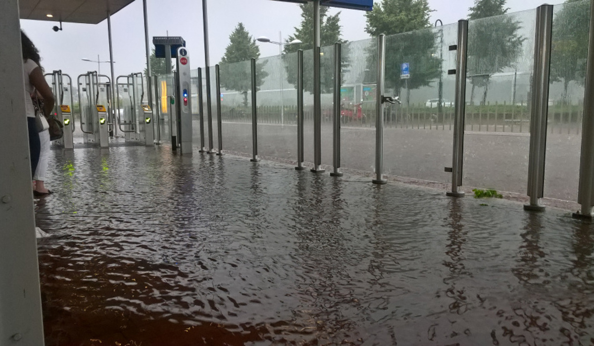 De toenemende hevige regenval in korte periode kan zorgen voor wateroverlast waar nog onvoldoende maatregelen zijn genomen