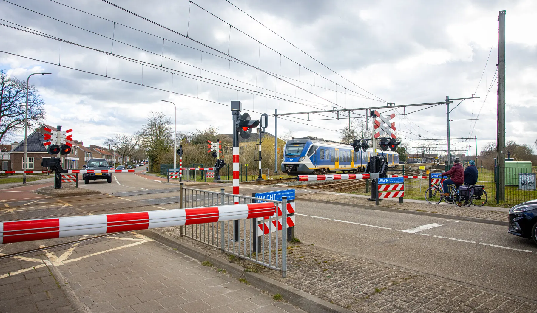 Spoorwegovergang Toldijk