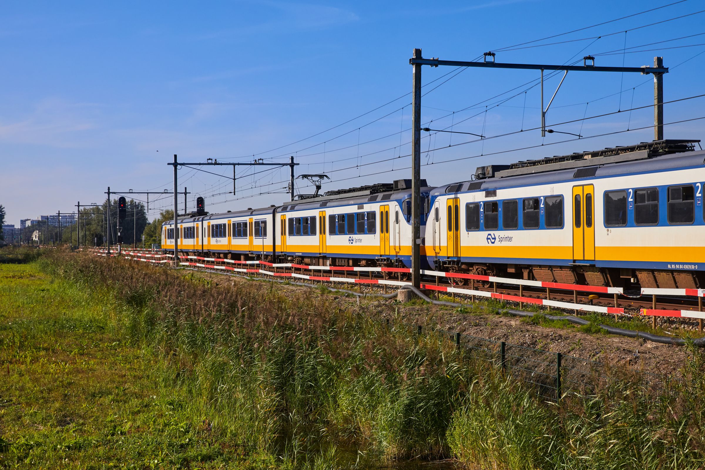 Zo zag hetzelfde stuk spoor in Rijswijk er vorig jaar uit.