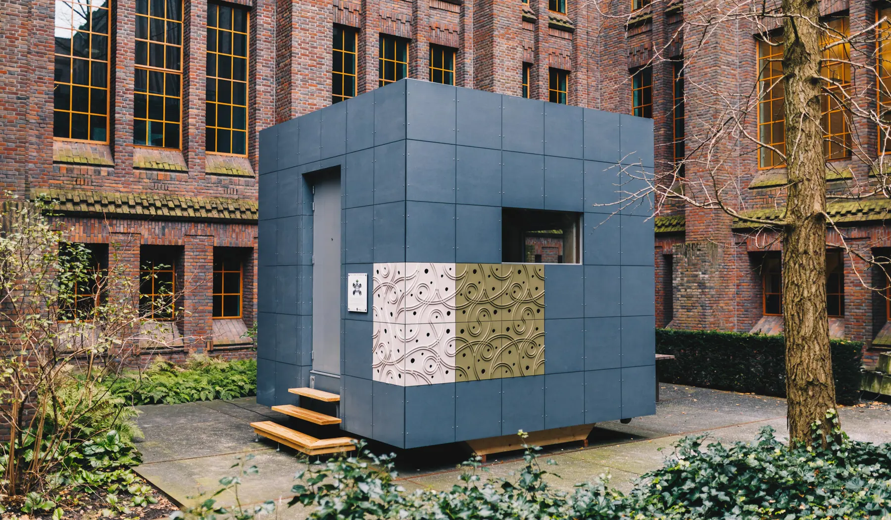 Dit prototype staat op de binnenplaats van het hoofdkantoor van ProRail