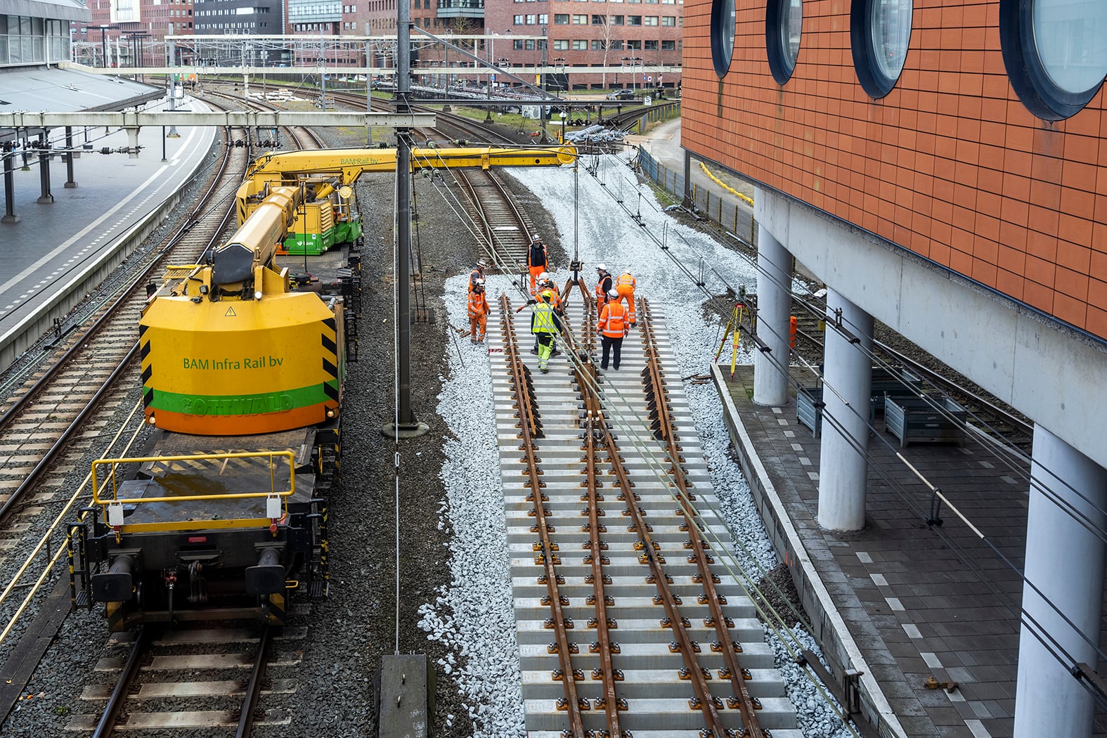 Vernieuwing in en rond station