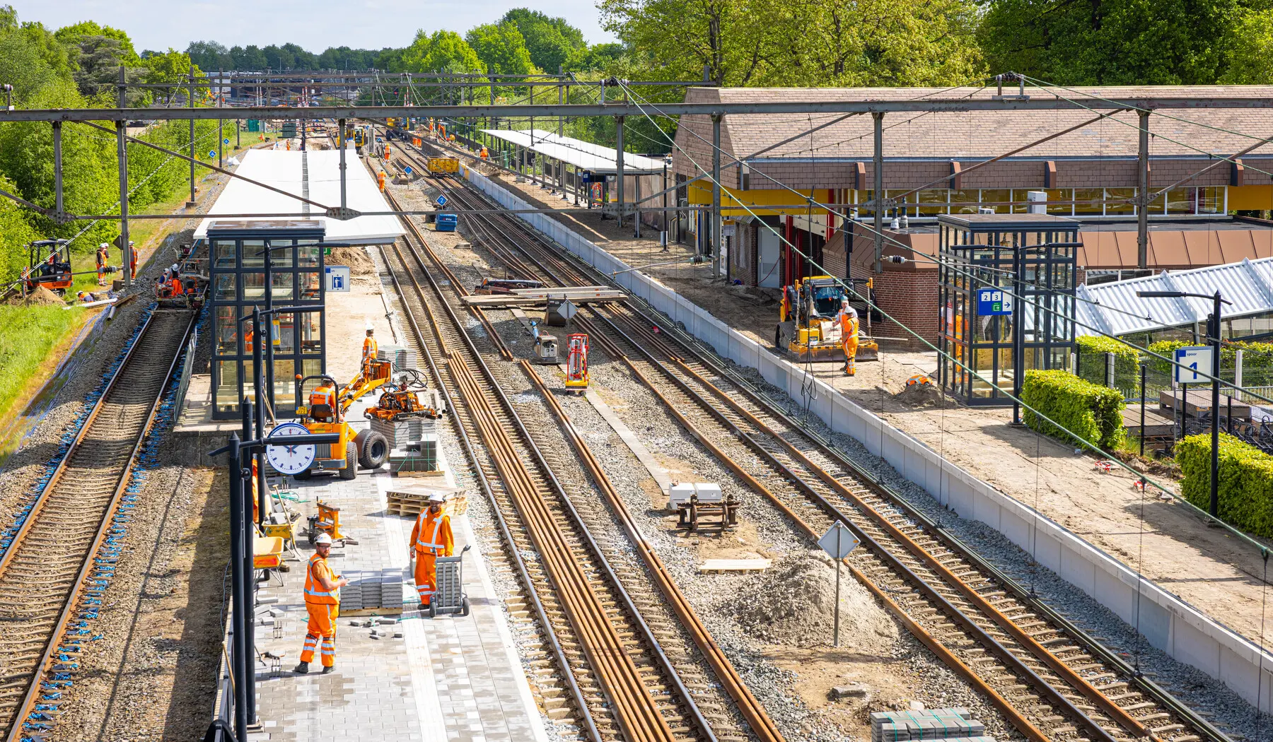 Op het hele station wordt hard gewerkt