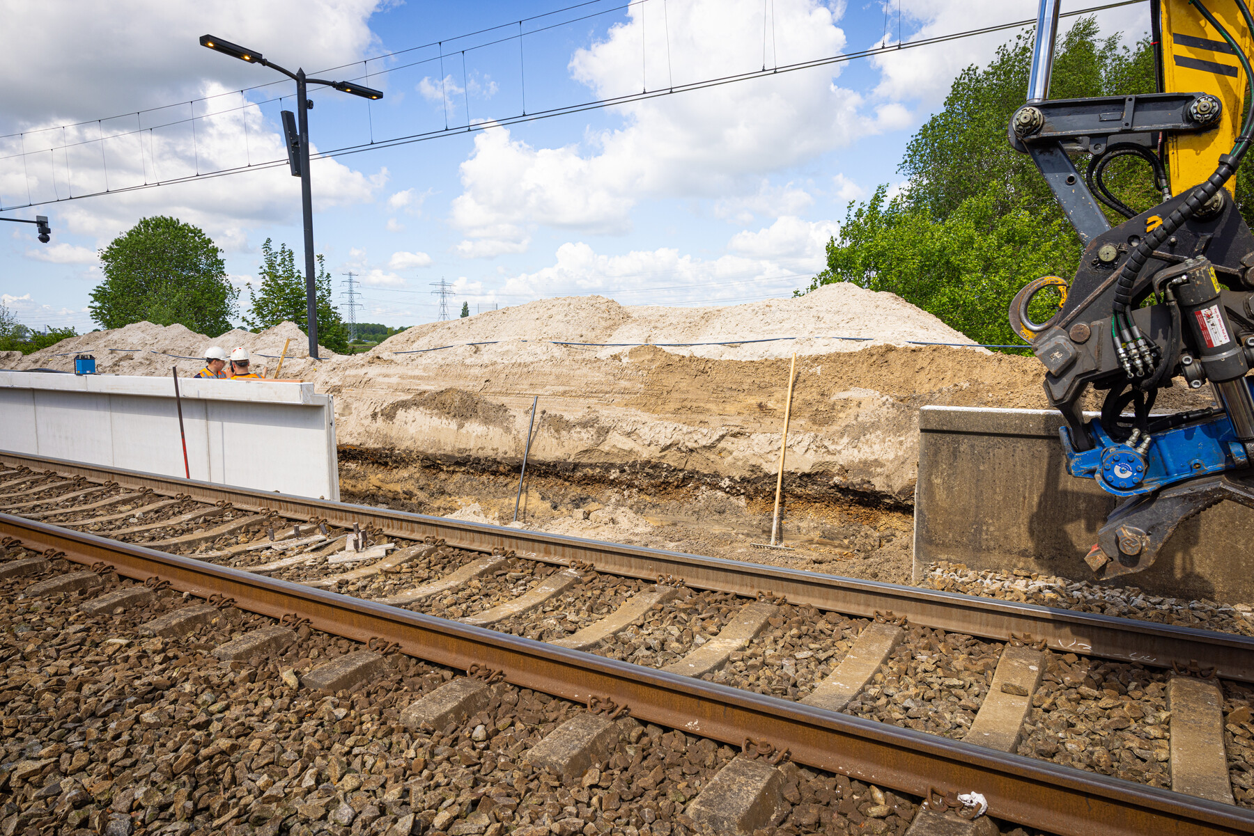 Nieuwe keerwanden voor de perrons