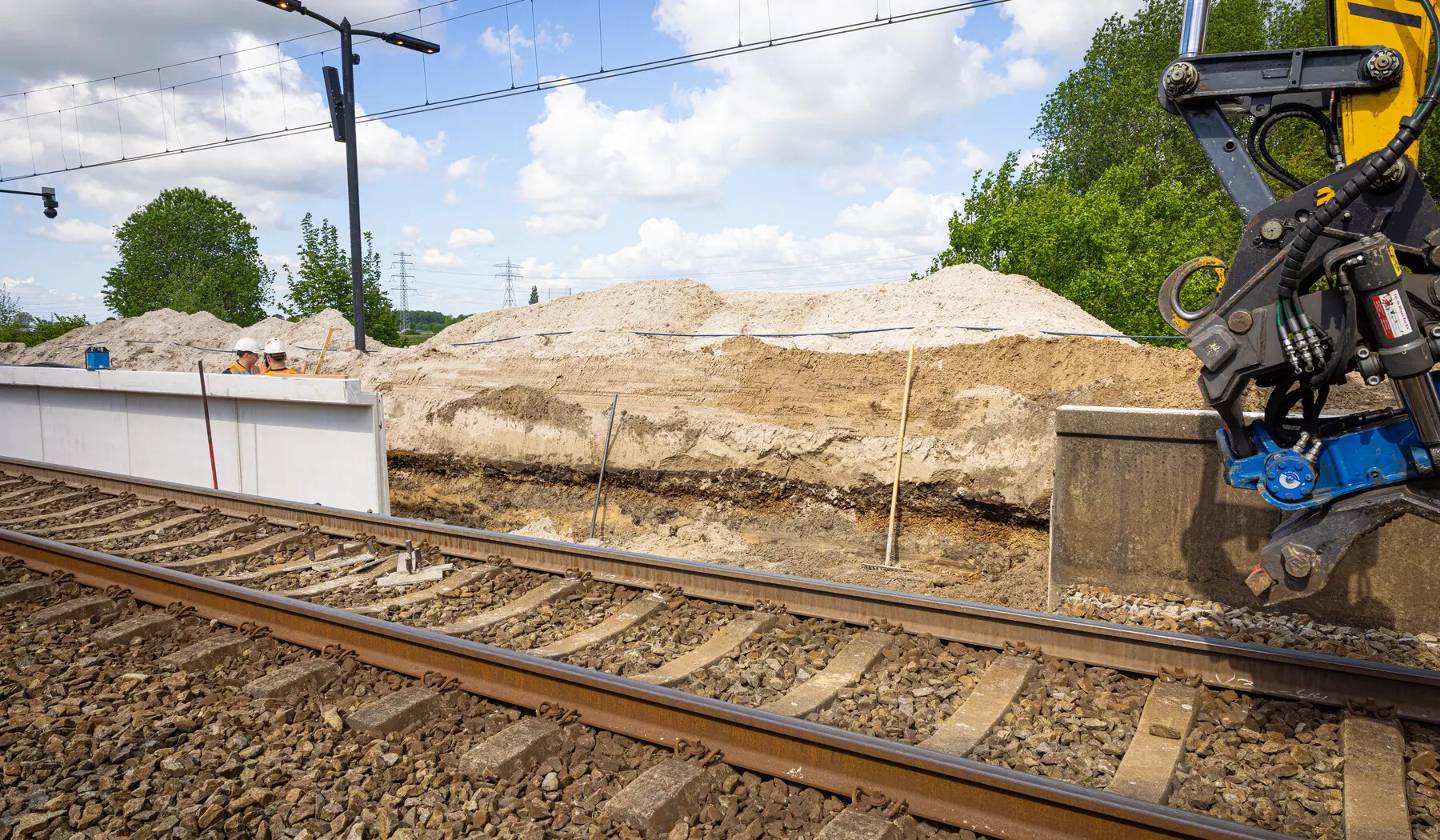 Nieuwe keerwanden voor de perrons