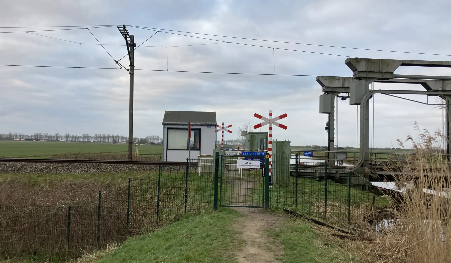 De niet actief beveiligde overweg Dubbele Wiericke
