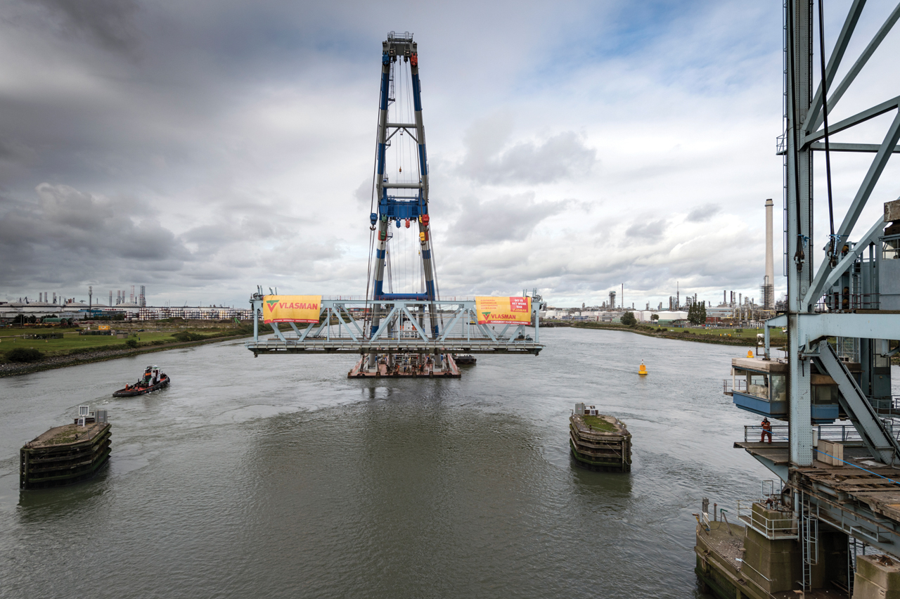 Sloop oude Botlekbrug