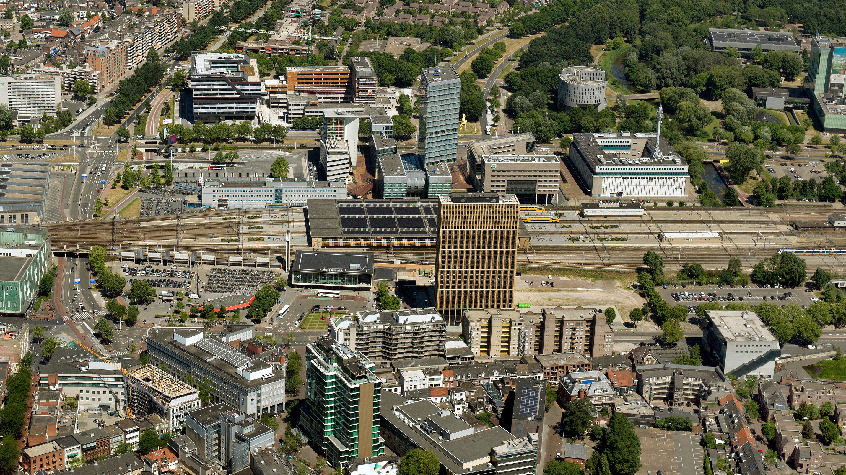 station Eindhoven Centraal vanuit de lucht