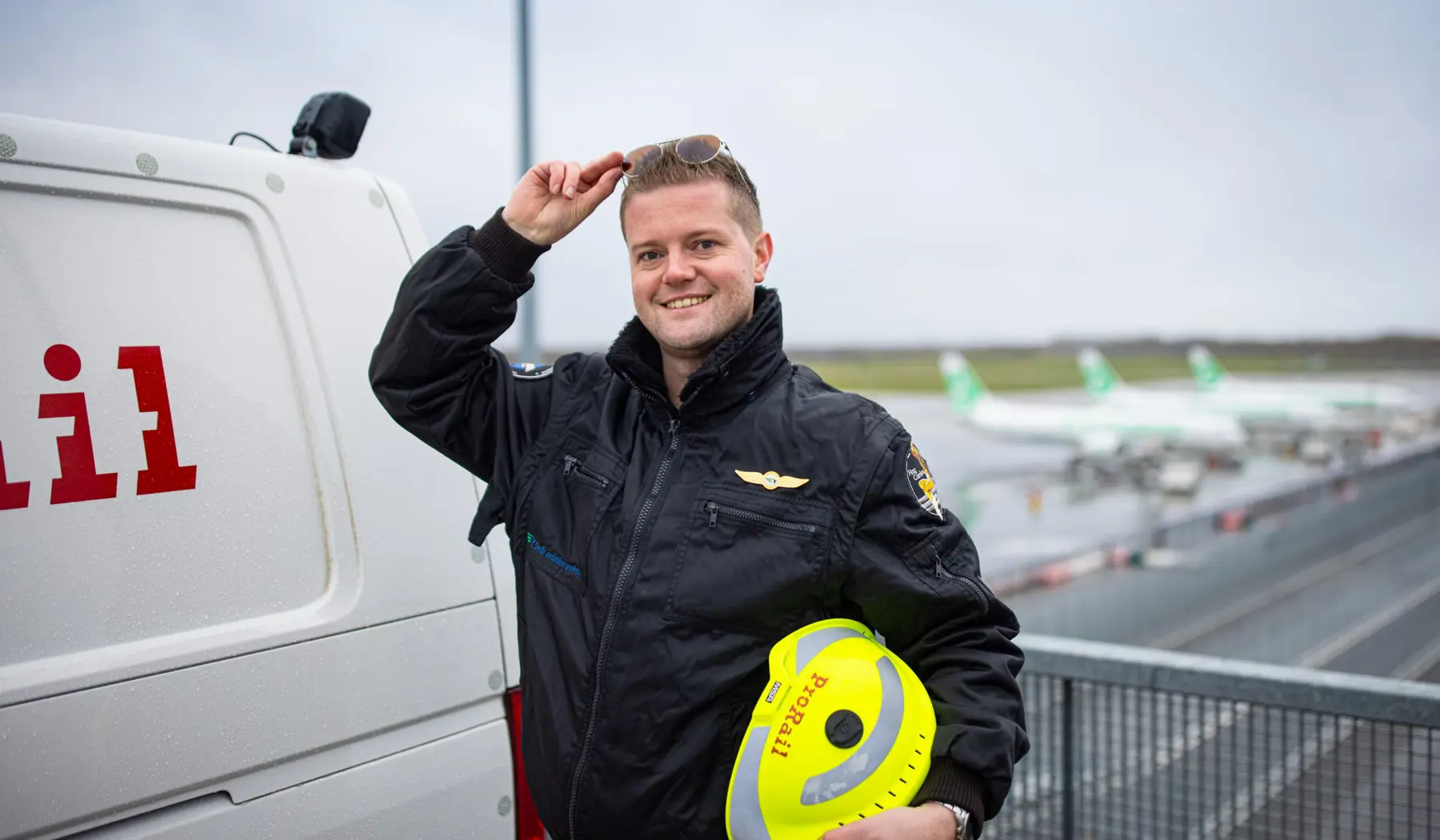 Ezra Vertommen studeerde af als piloot, nu is hij Officier van Dienst Rail bij ProRail