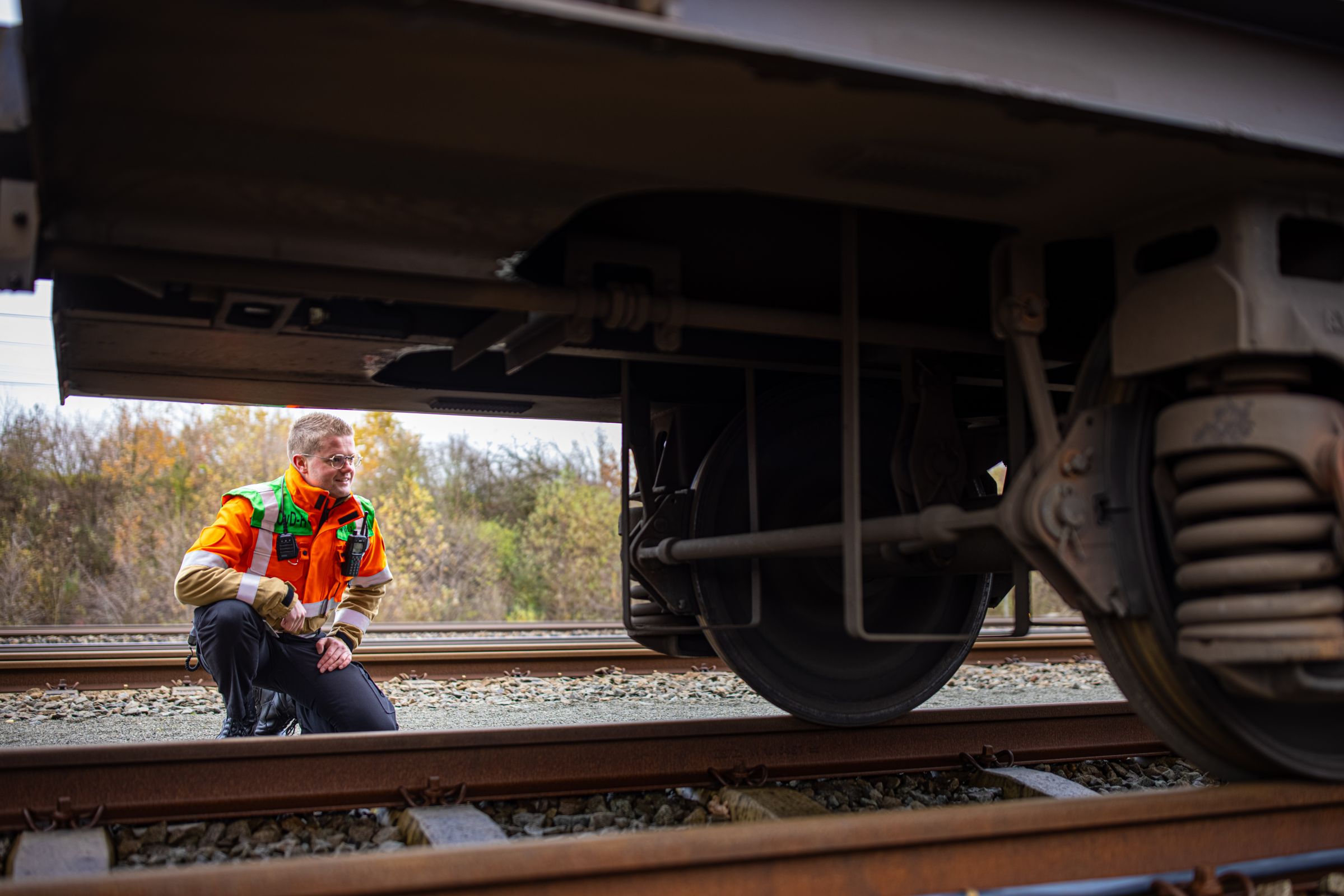 Ezra Vertommen studeerde af als piloot, nu is hij Officier van Dienst Rail bij ProRail