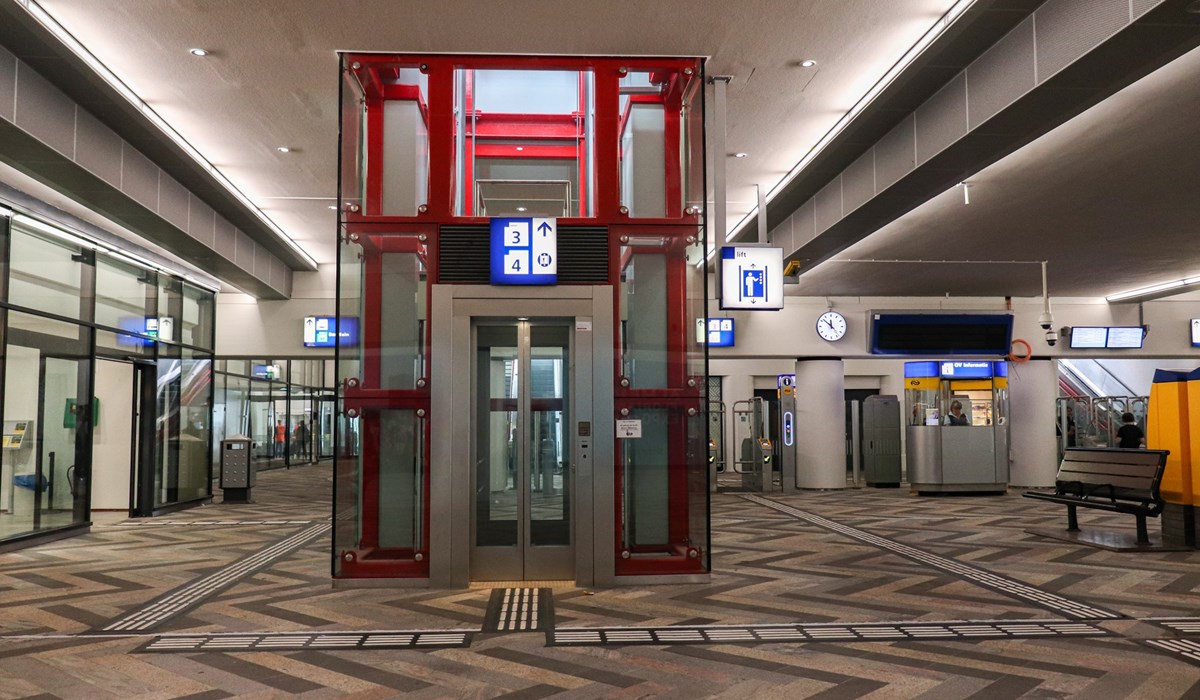 Lift op station Almere Centrum
