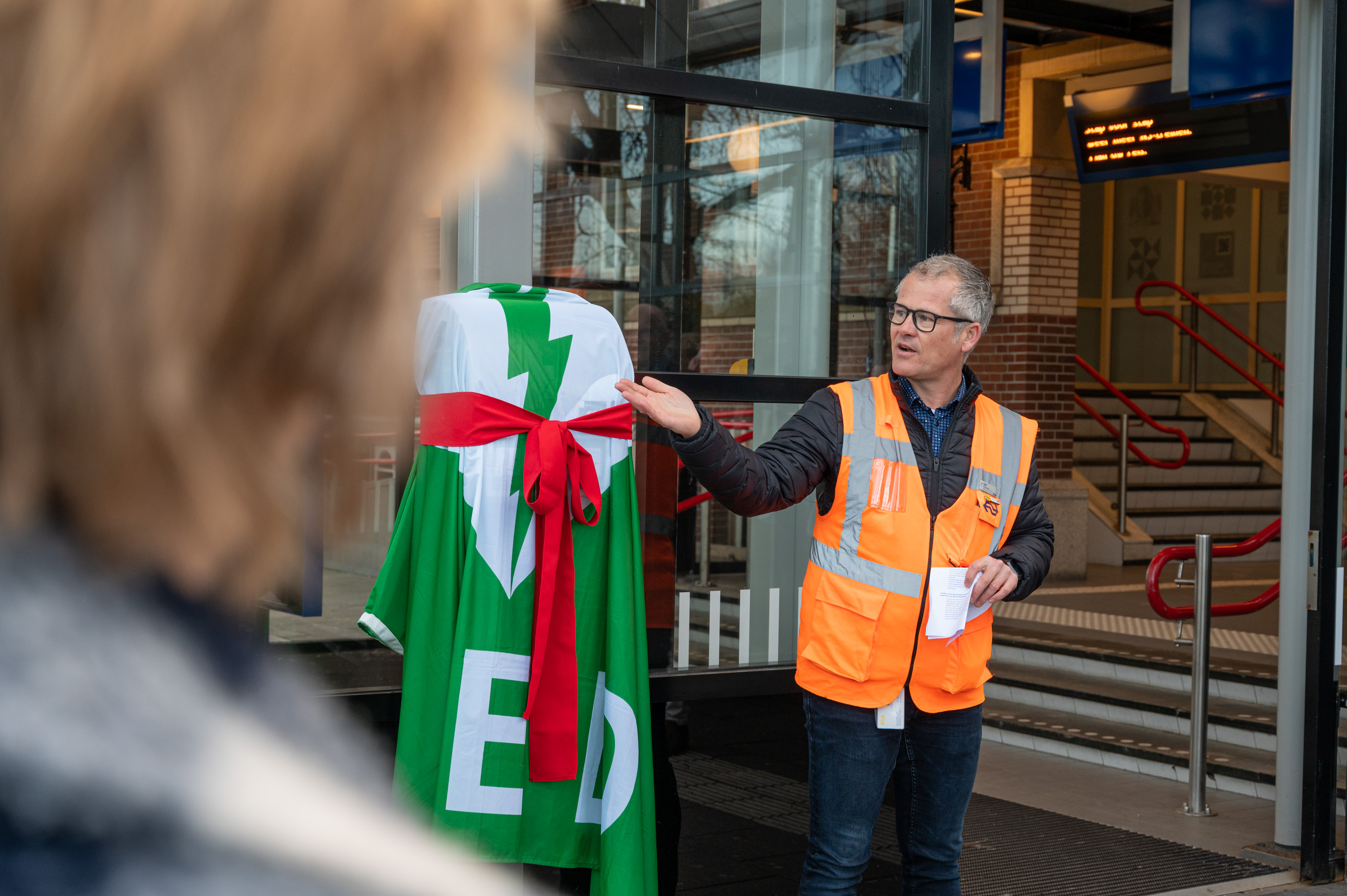 De laatste AED op station Woerden