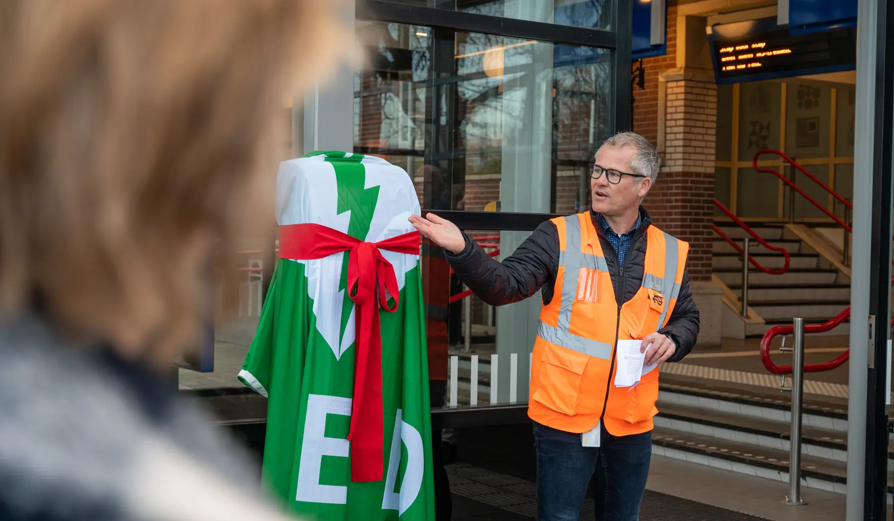 De laatste AED op station Woerden