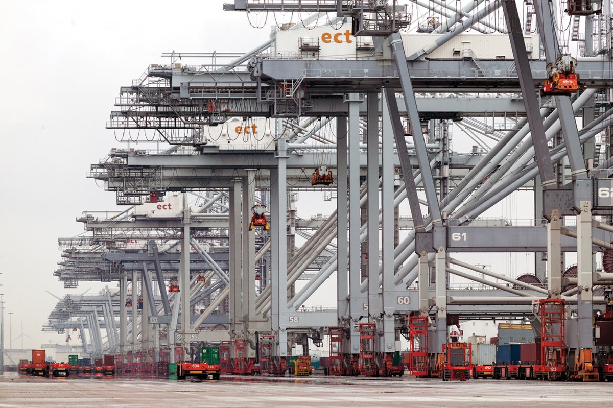 Containersoverslag bij ECT Rotterdam