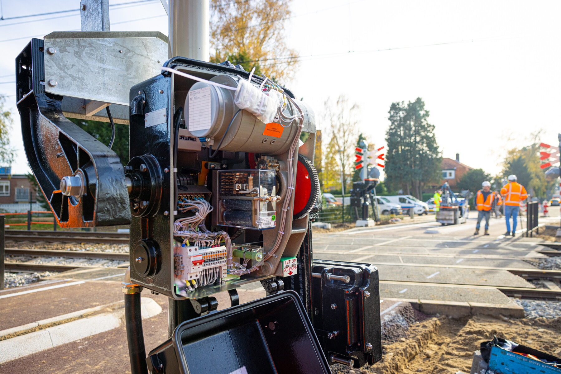 Nieuwe relaiskasten, nieuwe kabels en veel nieuwe elektronica