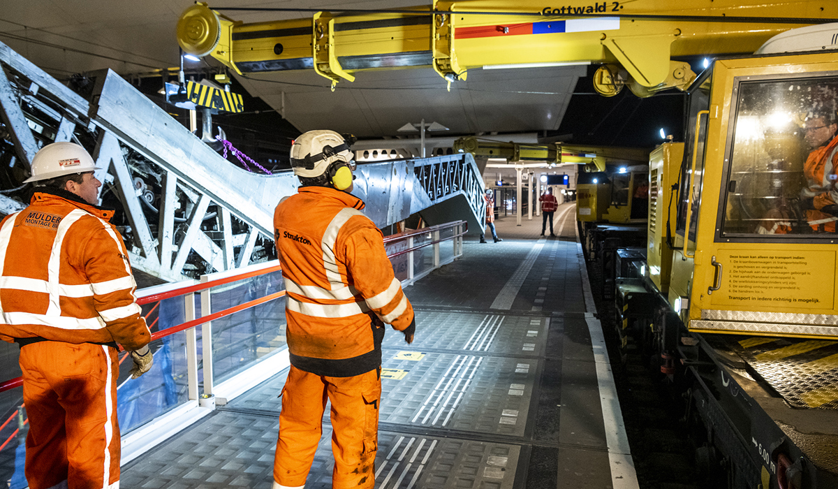 Nieuwe roltrappen voor Leiden Centraal | ProRail